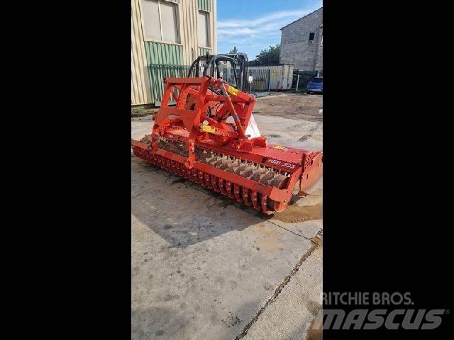 Kuhn HRB303D Tirmiklar
