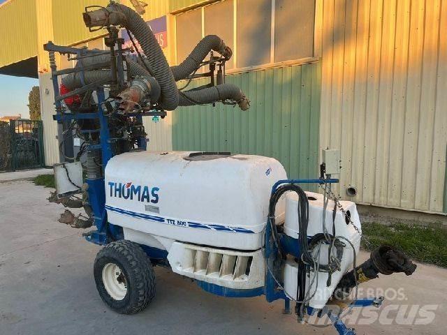 Thomas TTZ 800 Çekilir pülverizatörler