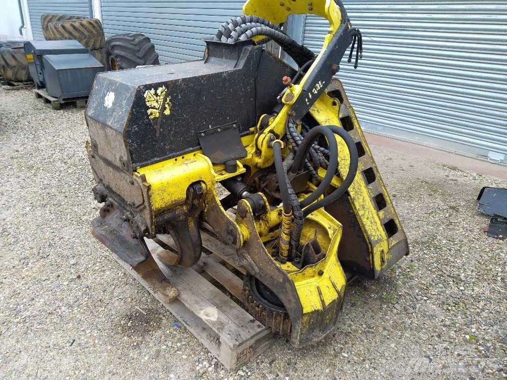 John Deere H415 Agaç kesme robotlari