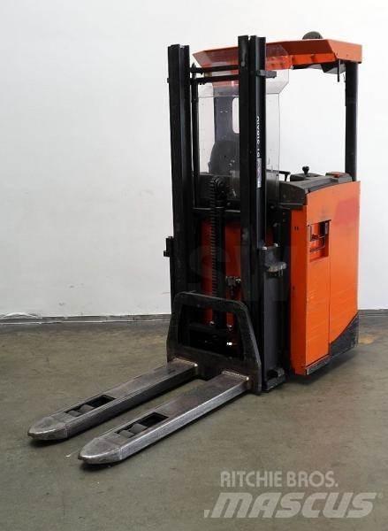 BT SRE135 Akülü depo ekipmanları