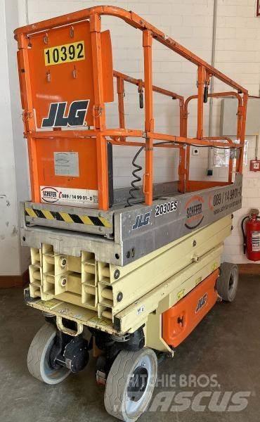 JLG 2030ES Körüklü personel platformları