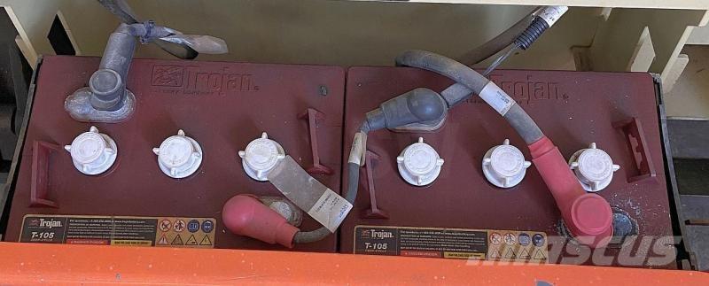 JLG 2030ES Körüklü personel platformları