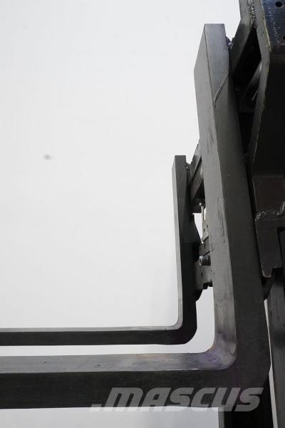 OM Xi 14 Reach truck - depo içi istif araçları