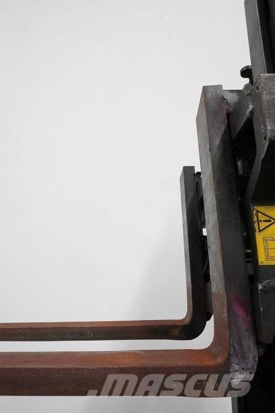 Still FM-X17 Reach truck - depo içi istif araçları