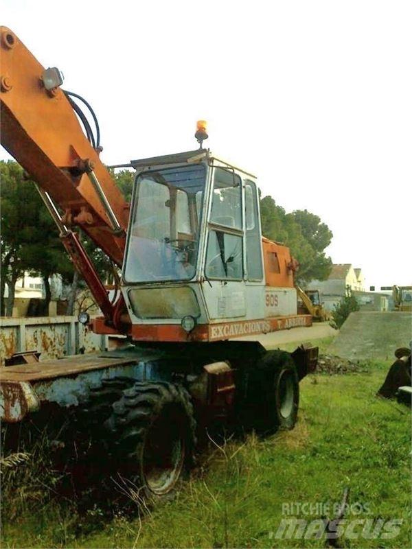  GURIA  90 Lastik tekerli ekskavatörler