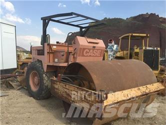Case W1102PD Çift tamburlu silindirler