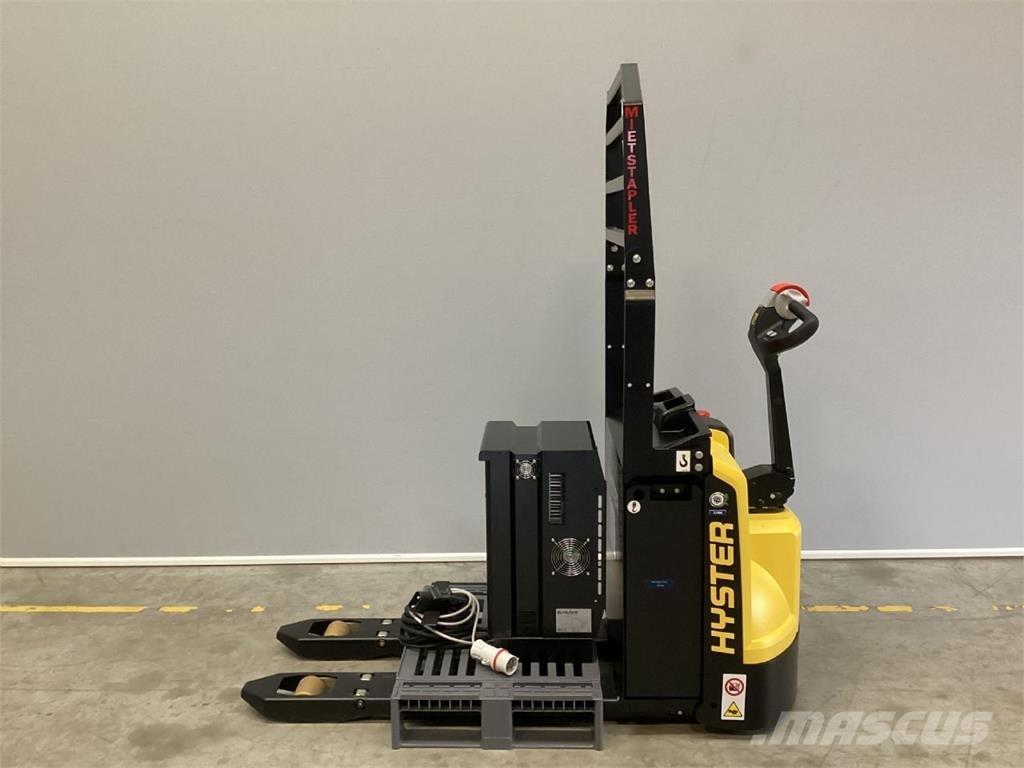 Hyster P2.0 Yaya kumandali istif makinasi