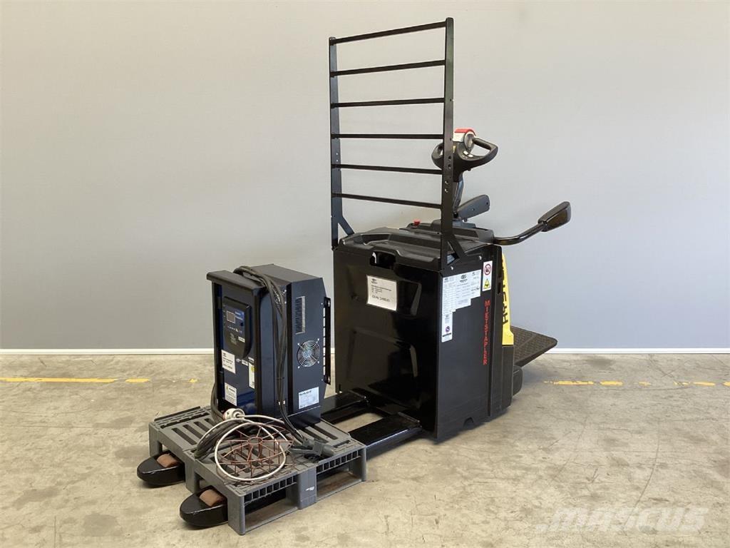 Hyster P2.0S Yaya kumandali istif makinasi