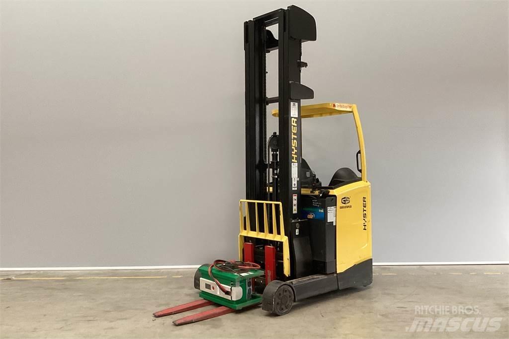 Hyster R1.4 Reach truck - depo içi istif araçları