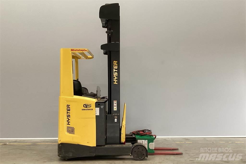 Hyster R1.4 Reach truck - depo içi istif araçları