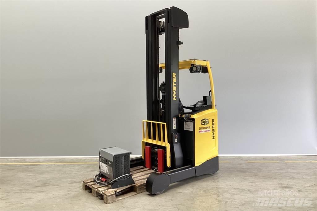 Hyster R1.4 Reach truck - depo içi istif araçları