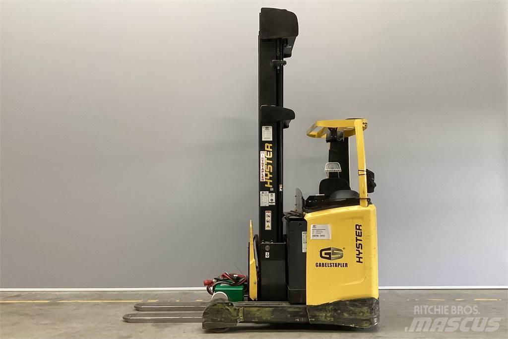 Hyster R1.6 Reach truck - depo içi istif araçları