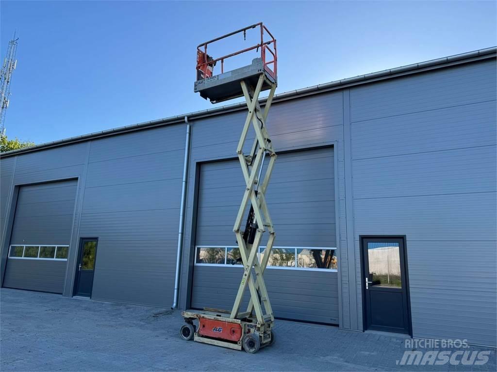 JLG 1930es Diger lift ve platformlar