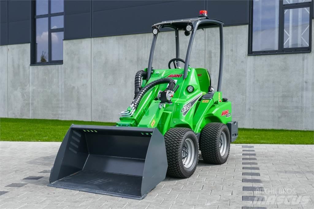 Avant M 423 Mini ekskavatörler, 7 tona dek