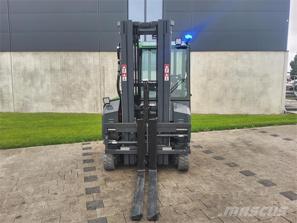 Combilift CBE 3000 4 yönlü reach truck