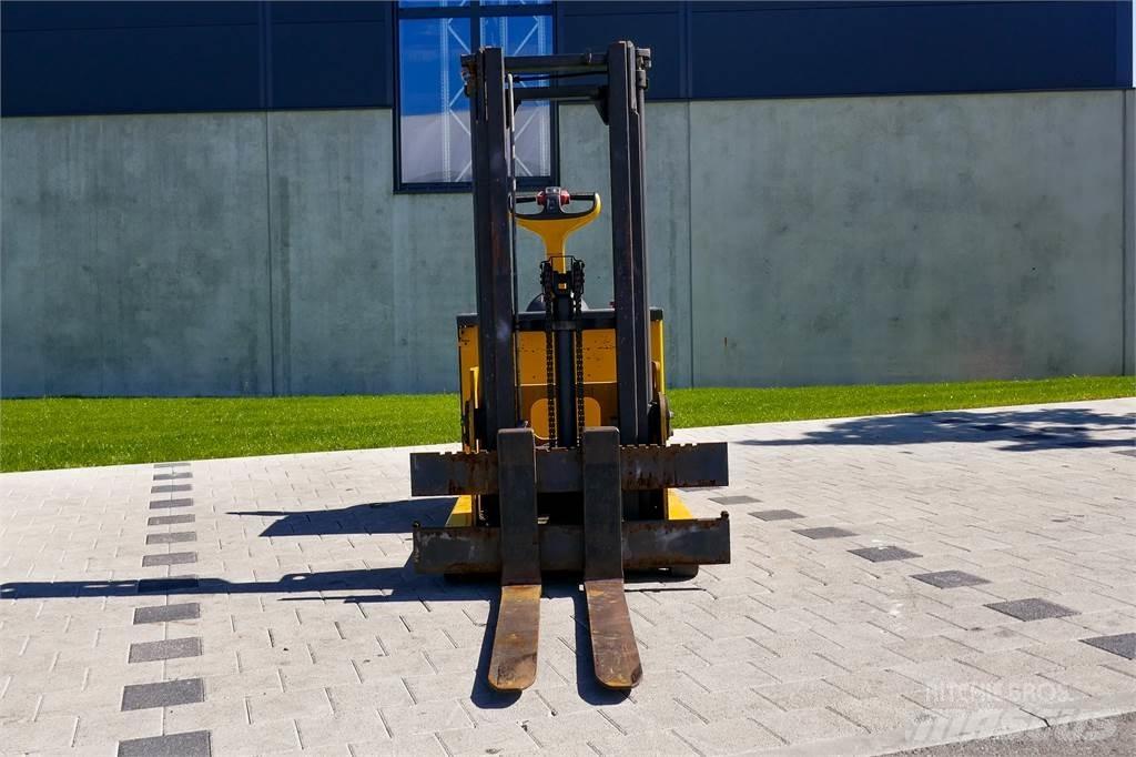 Linde L12 Yaya kumandali istif makinasi