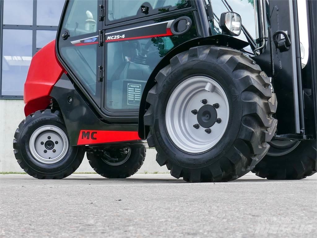 Manitou MC 25-4 Arazi tipi forklift