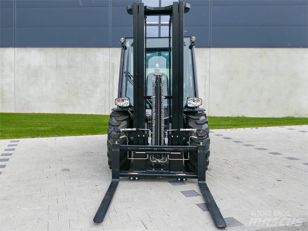 Manitou MC 25-4 Arazi tipi forklift