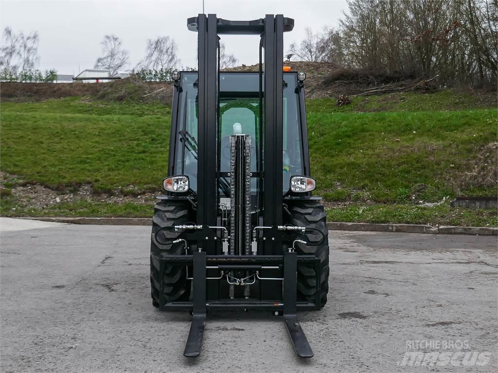 Manitou MC 25-4 Arazi tipi forklift