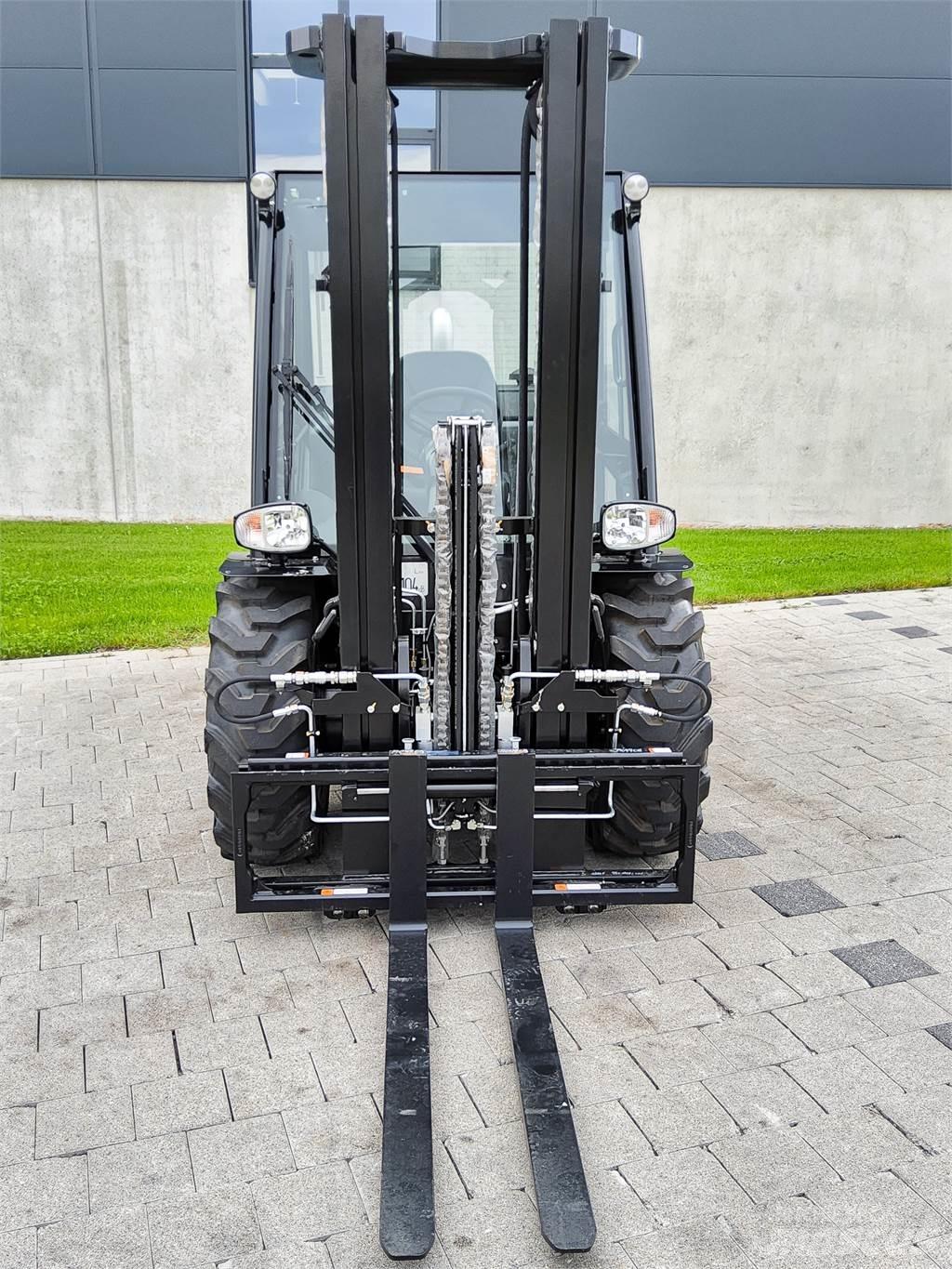 Manitou MC 25-4 Arazi tipi forklift