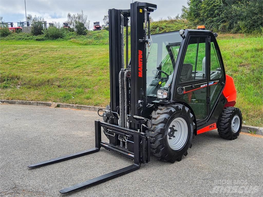 Manitou MC 25-4 Arazi tipi forklift