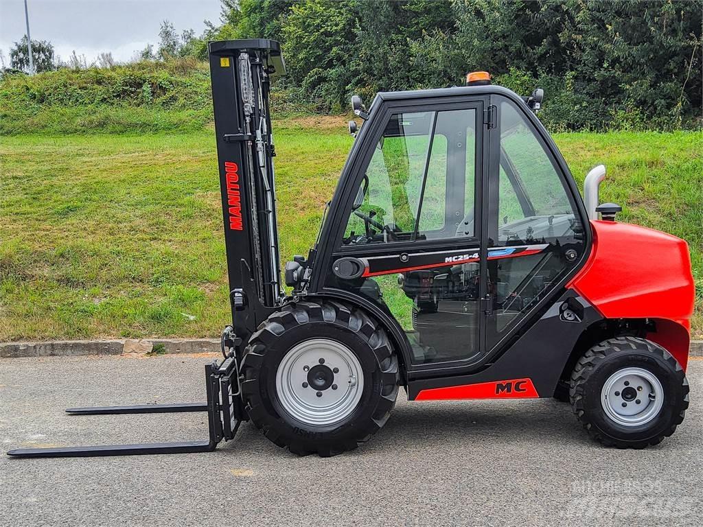 Manitou MC 25-4 Arazi tipi forklift