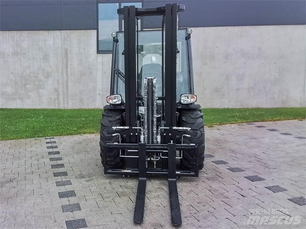 Manitou MC 25-4 Arazi tipi forklift