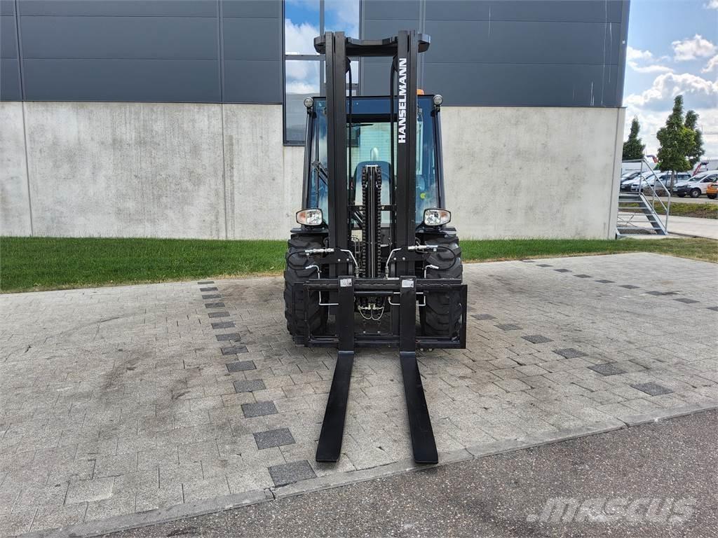 Manitou MC 30-4 Arazi tipi forklift