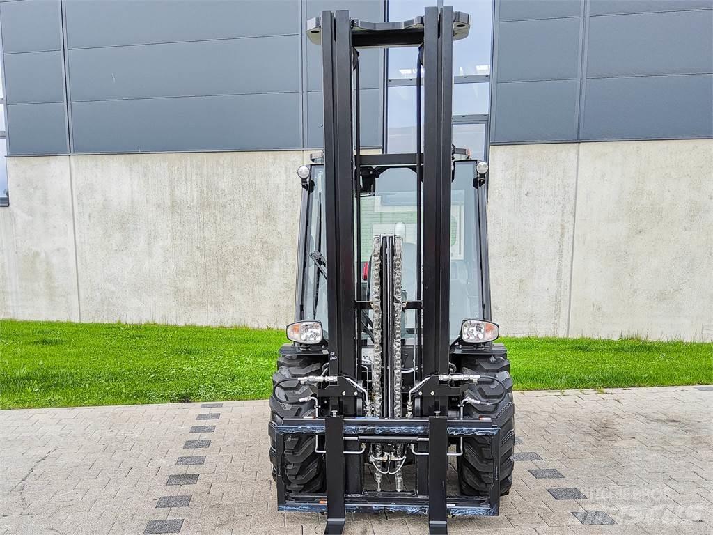 Manitou MC 30-4 Arazi tipi forklift