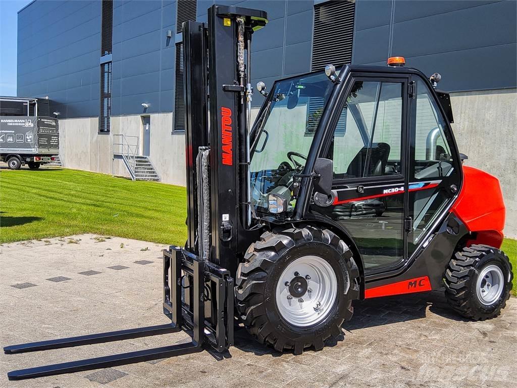 Manitou MC 30-4 Arazi tipi forklift