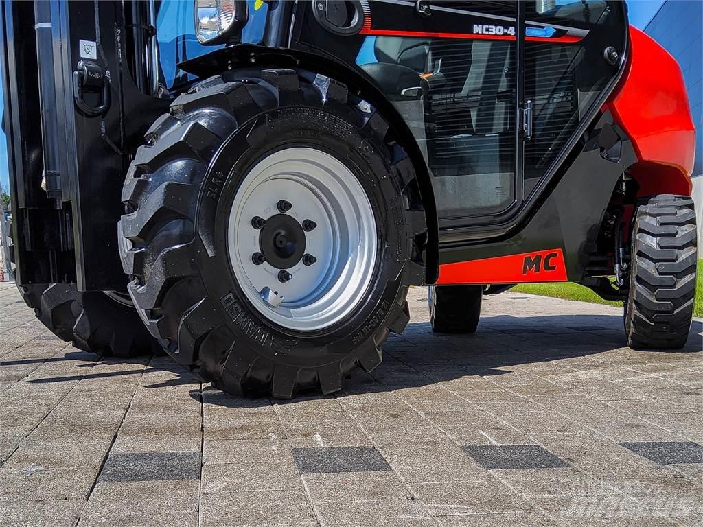 Manitou MC 30-4 Arazi tipi forklift