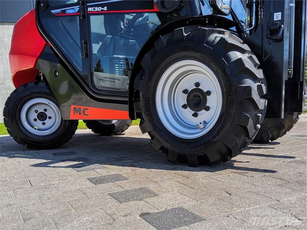 Manitou MC 30-4 Arazi tipi forklift