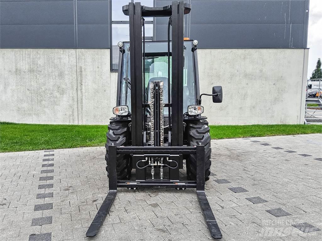 Manitou MC 30-4 Arazi tipi forklift