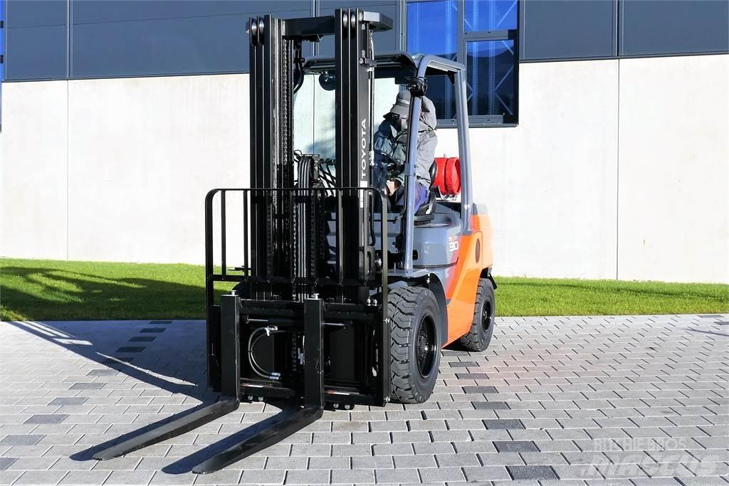 Toyota 02-8FGF30 LPG'li forkliftler