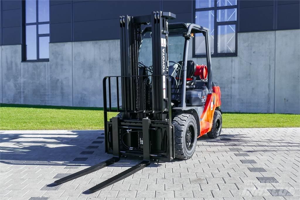 Toyota 02-8FGF30 LPG'li forkliftler