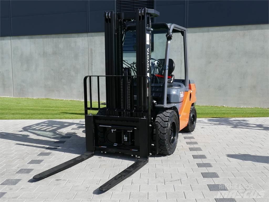Toyota 52-8FDJF35 Dizel forkliftler
