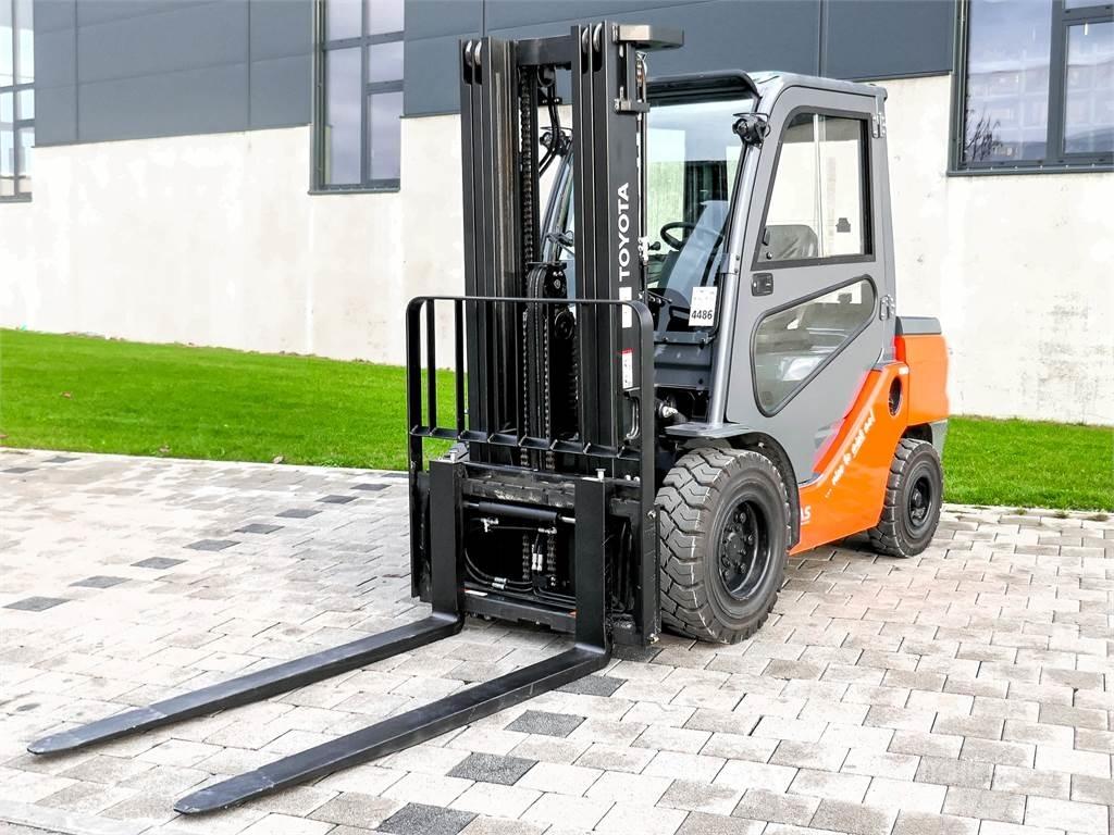 Toyota 52-8FDJF35 Dizel forkliftler