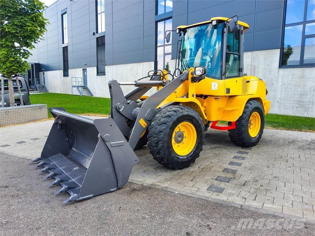 Volvo L 30G Mini ekskavatörler, 7 tona dek