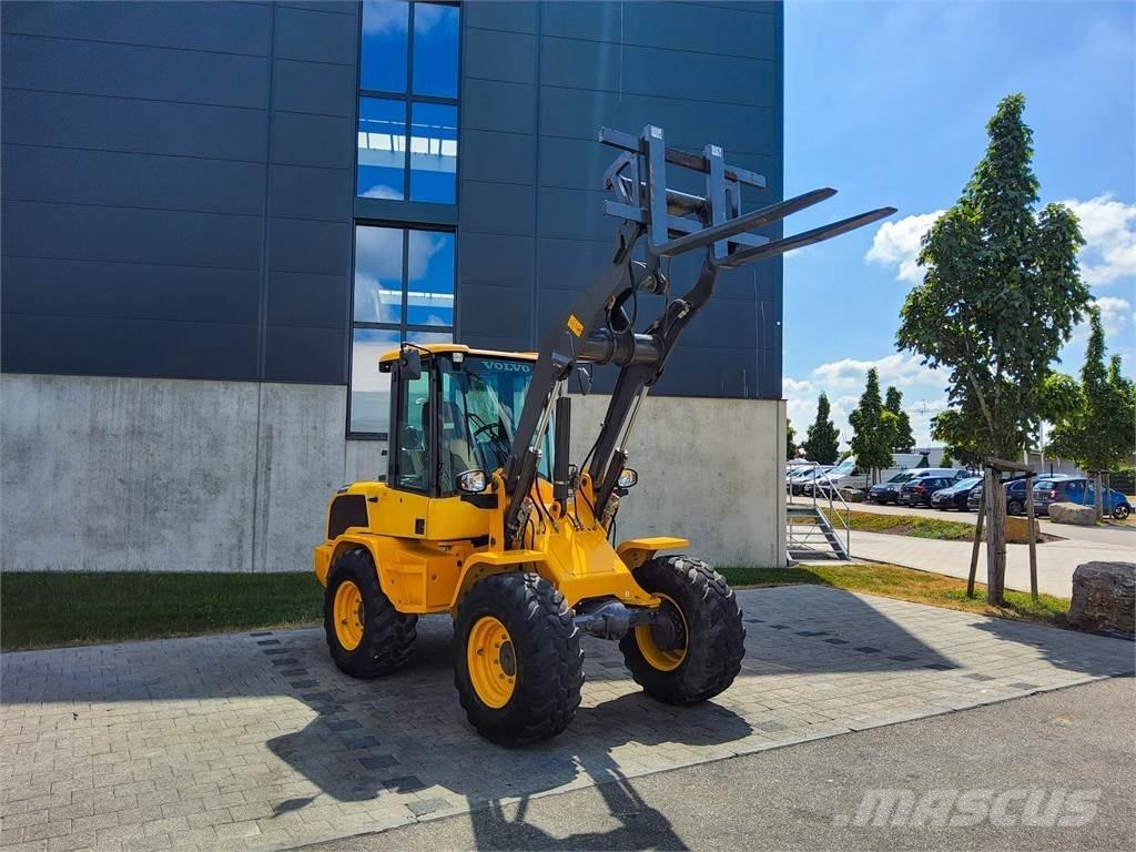 Volvo L 30G Mini ekskavatörler, 7 tona dek