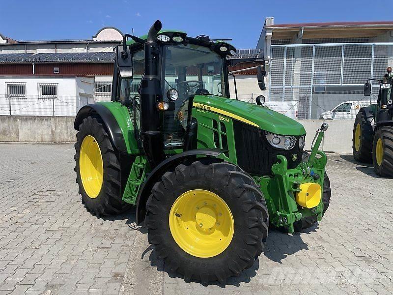 John Deere 6120M Diger