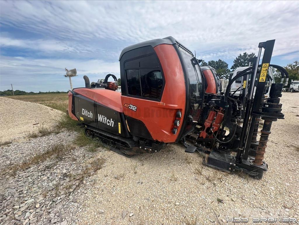 Ditch Witch AT32 Yatay sondaj makineleri