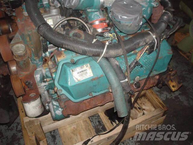International T444 Motorlar