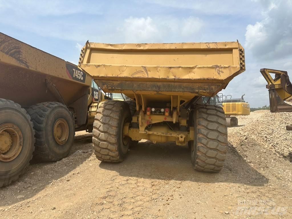 CAT 745 Belden kirma kaya kamyonu