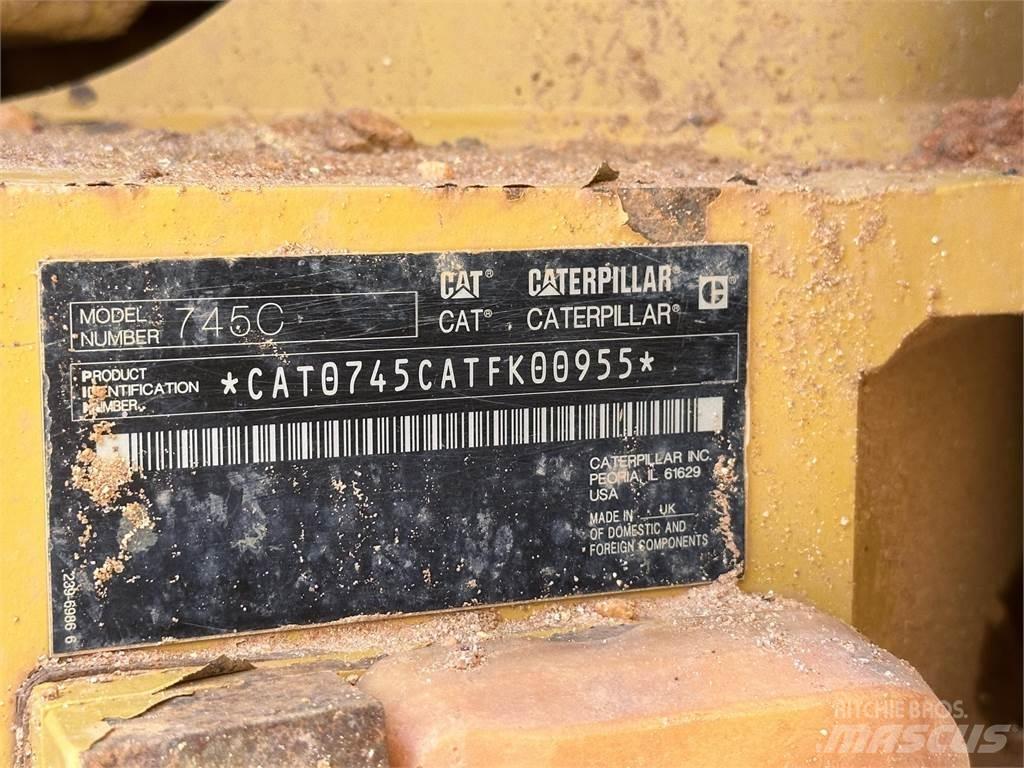 CAT 745C Belden kirma kaya kamyonu