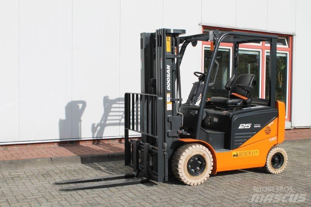 Doosan B25NS Elektrikli forkliftler