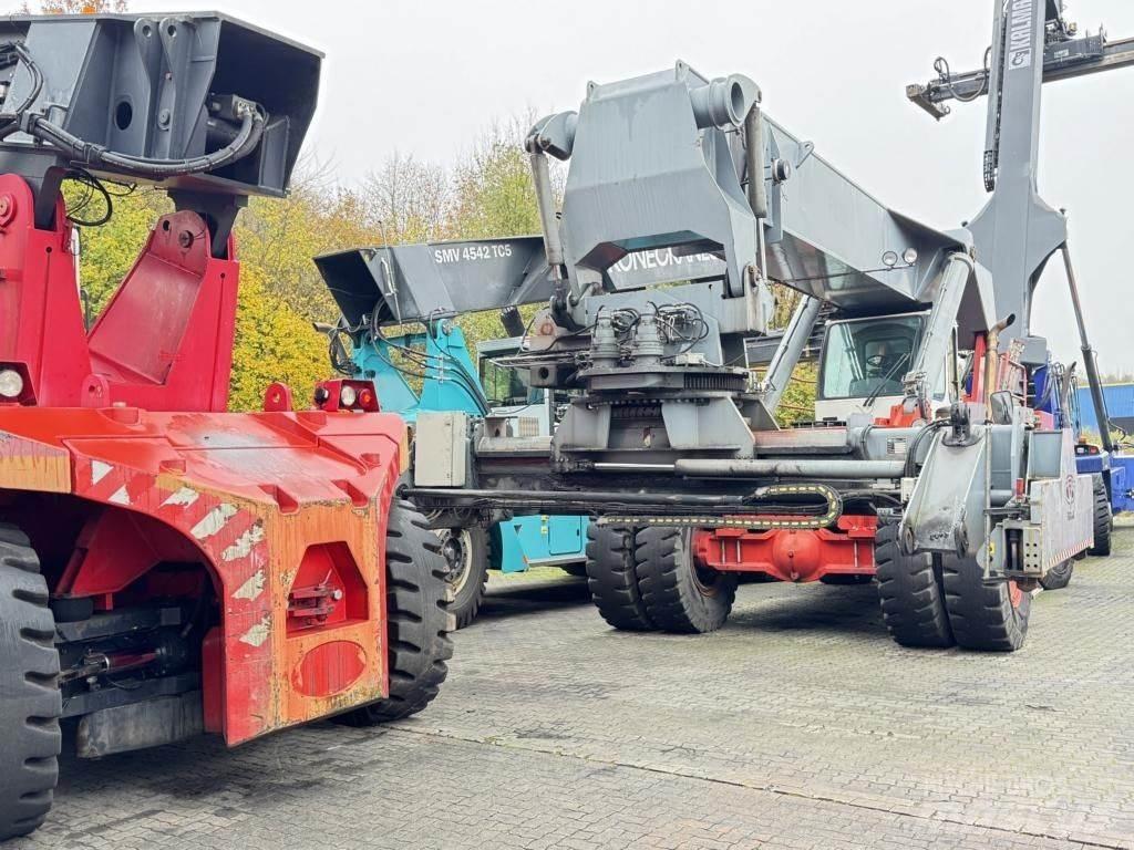 CVS Ferrari F328PB Konteyner istifleyiciler - reach stacker
