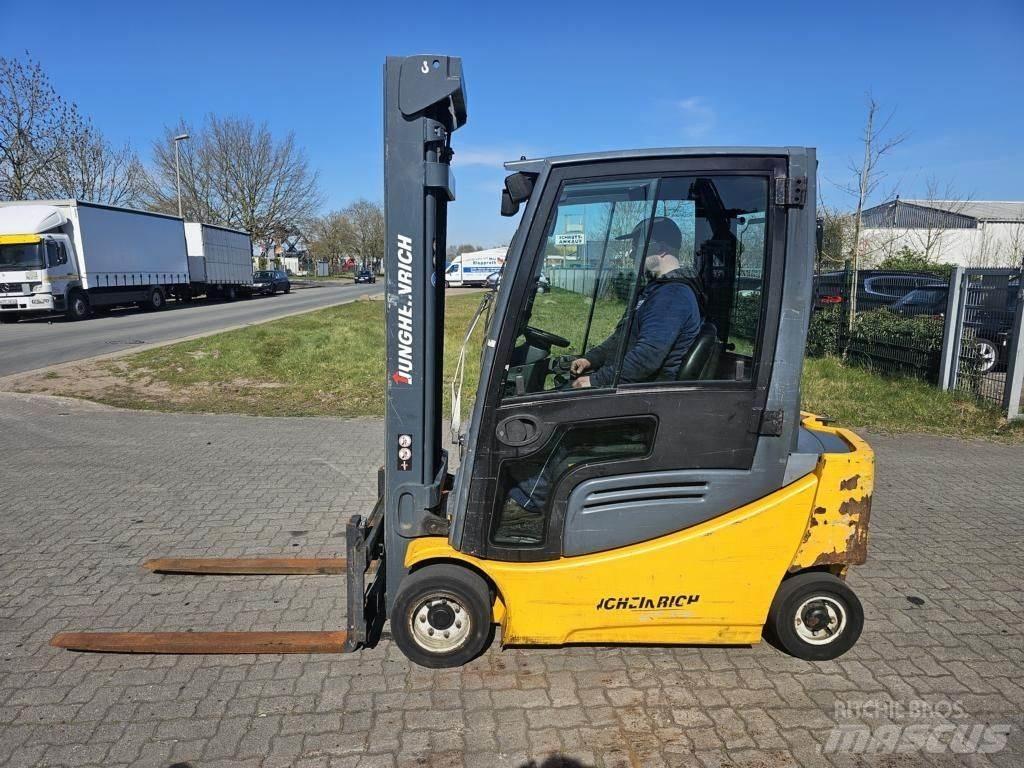 Jungheinrich EFG320 Elektrikli forkliftler