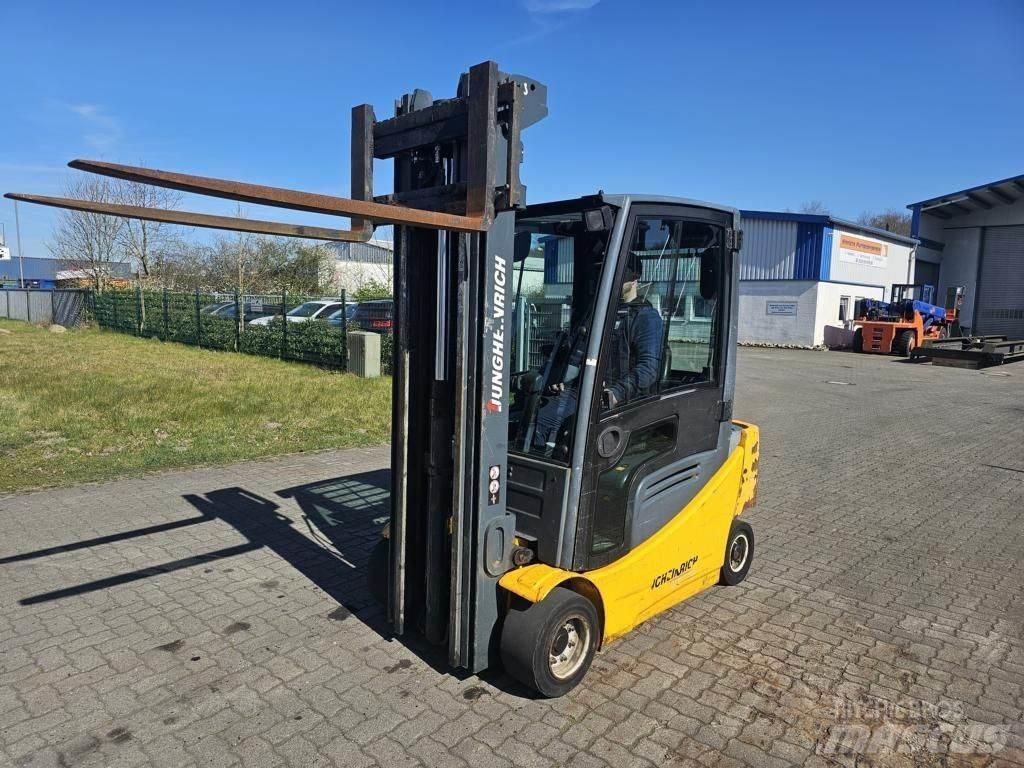 Jungheinrich EFG320 Elektrikli forkliftler