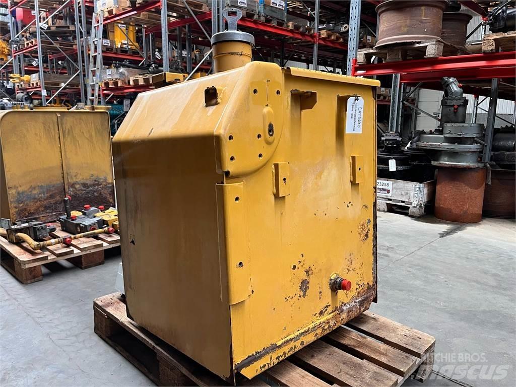 CAT 323D brændstoftank Diger parçalar