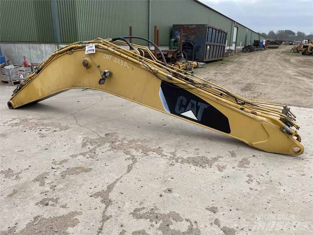 CAT 323D monobom Diger parçalar